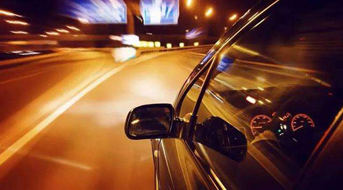 夜间驾驶需要注意什么 晚上开车的注意事项