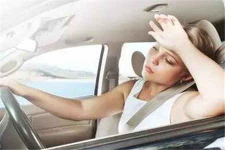 开车犯困怎么办 五个方法帮你提神醒脑
