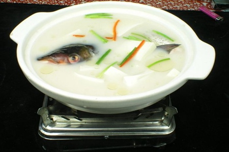 鱼头豆腐汤的做法，好喝又好吃的鱼头豆腐汤做法