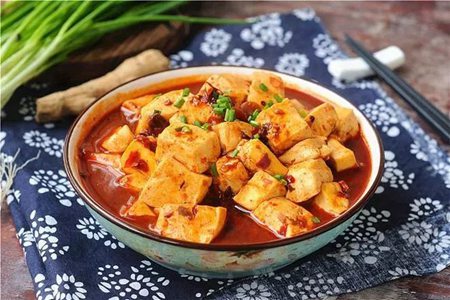红烧豆腐的家常做法，简单又实用的红烧豆腐做法