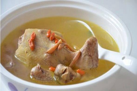 鸽子汤的功效与作用，多喝鸽子汤对身体的好处