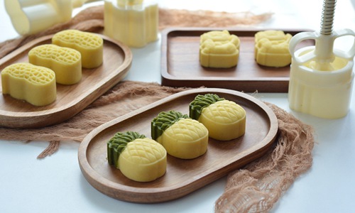 绿豆糕的做法家常做法 奶香十足自制更好吃！