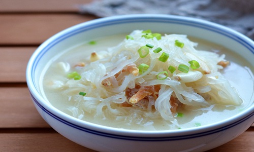 萝卜汤的做法 这碗白萝卜海米汤开胃又健康！
