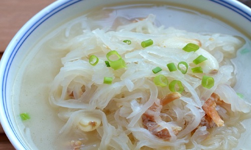 萝卜汤的做法 这碗白萝卜海米汤开胃又健康！