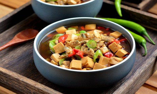 蛤蜊豆腐汤的做法 要想补钙就吃这道菜！