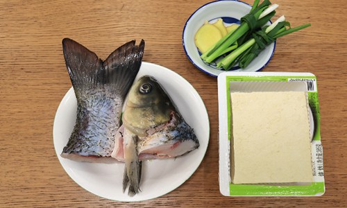秋冬必喝的鱼头豆腐汤做法 补钙又健康！