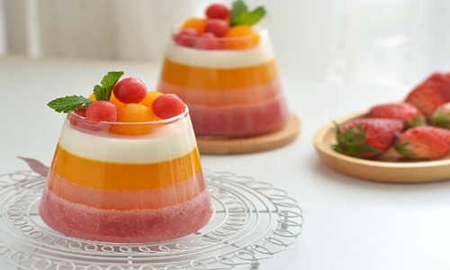 草莓芒果奶冻的做法 治愈心情还能吃多种水果！